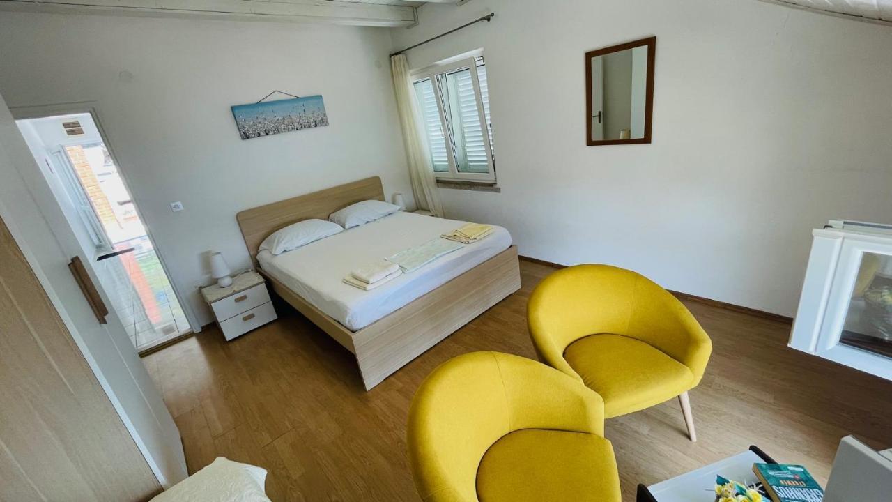 Apartments Danijela Лумбарда Екстер'єр фото