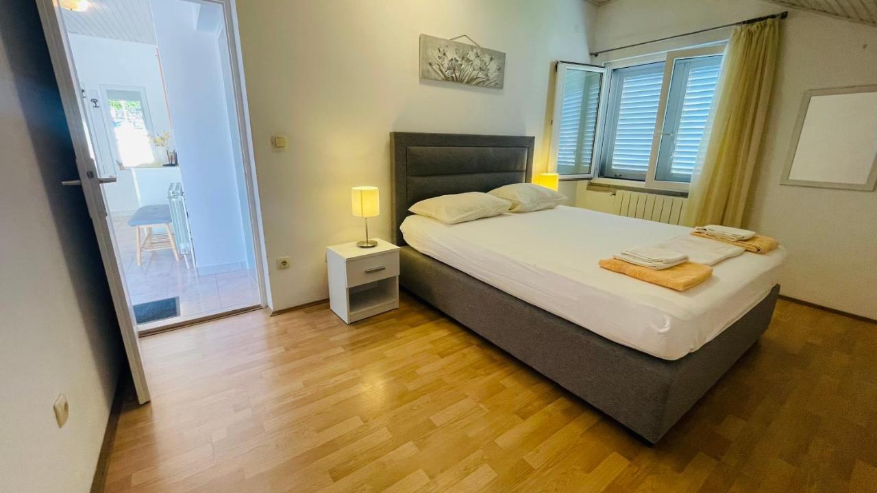 Apartments Danijela Лумбарда Екстер'єр фото