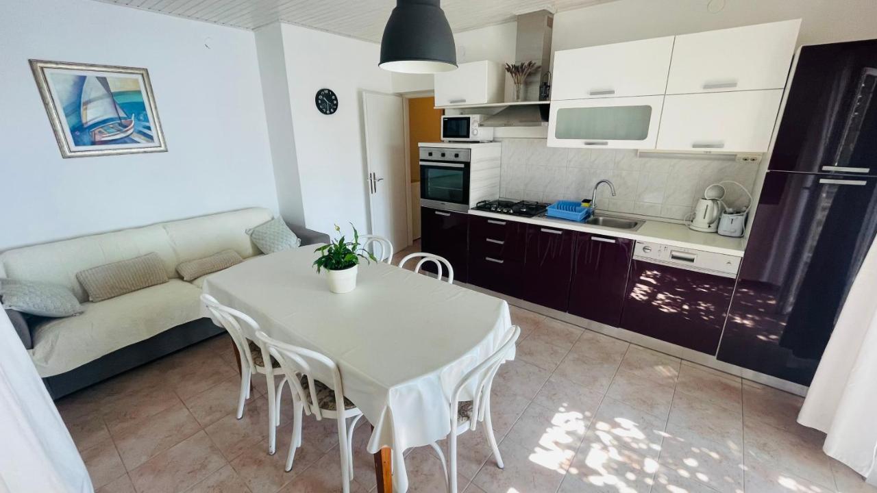 Apartments Danijela Лумбарда Екстер'єр фото