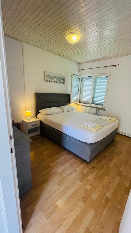 Apartments Danijela Лумбарда Екстер'єр фото
