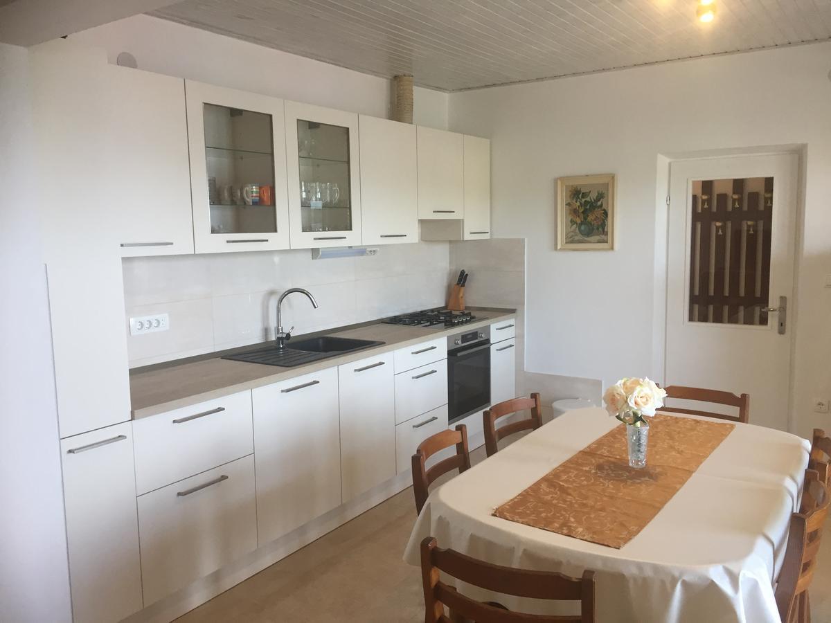Apartments Danijela Лумбарда Екстер'єр фото